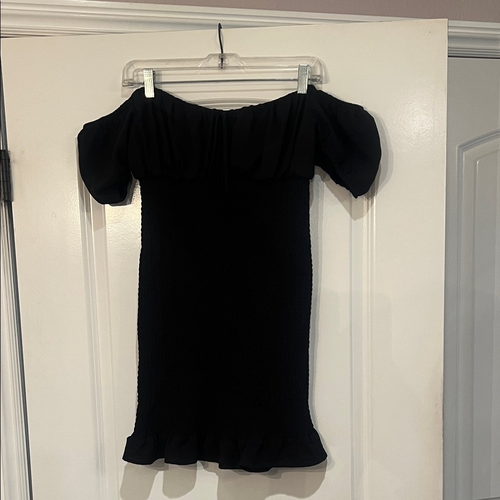 Love Tree Black Off-Shoulder Mini Dress